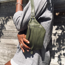 Load image into Gallery viewer, Stitch &amp; Hide Bailey Hip Bag - Olive
